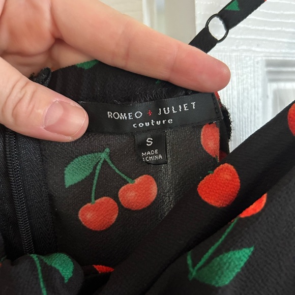 Romeo & Juliet Pinup girl jumpsuit - Picture 7 of 8